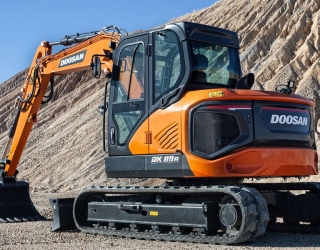 DEVELON_DX89R-7_mini_excavator